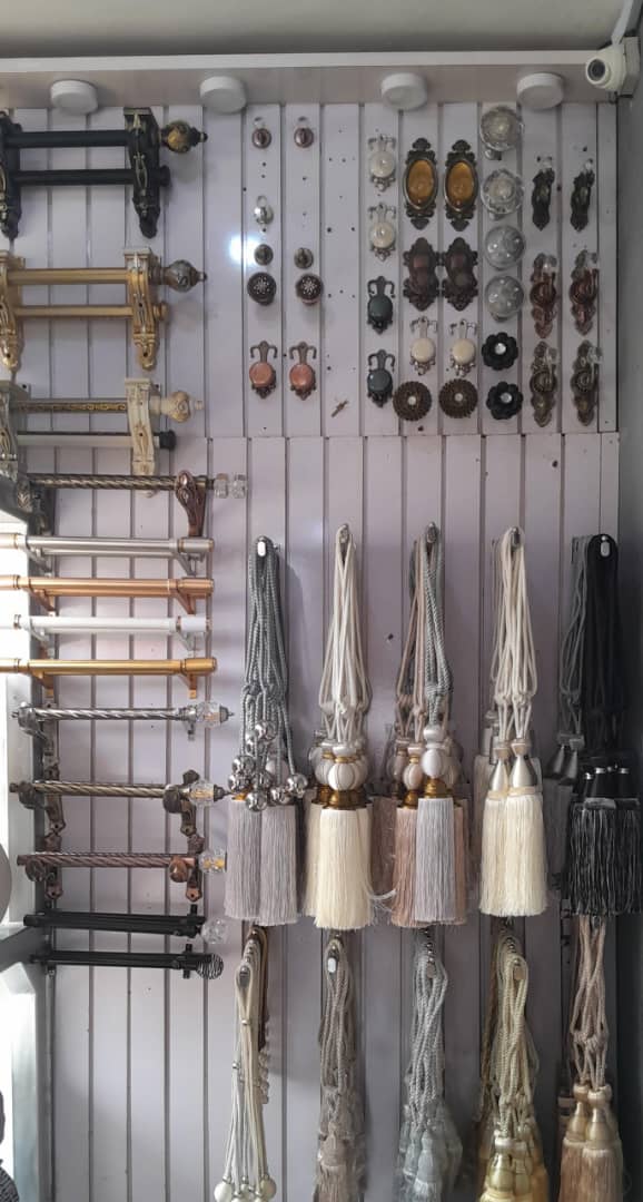Curtain Rods, Finials & Tiebacks